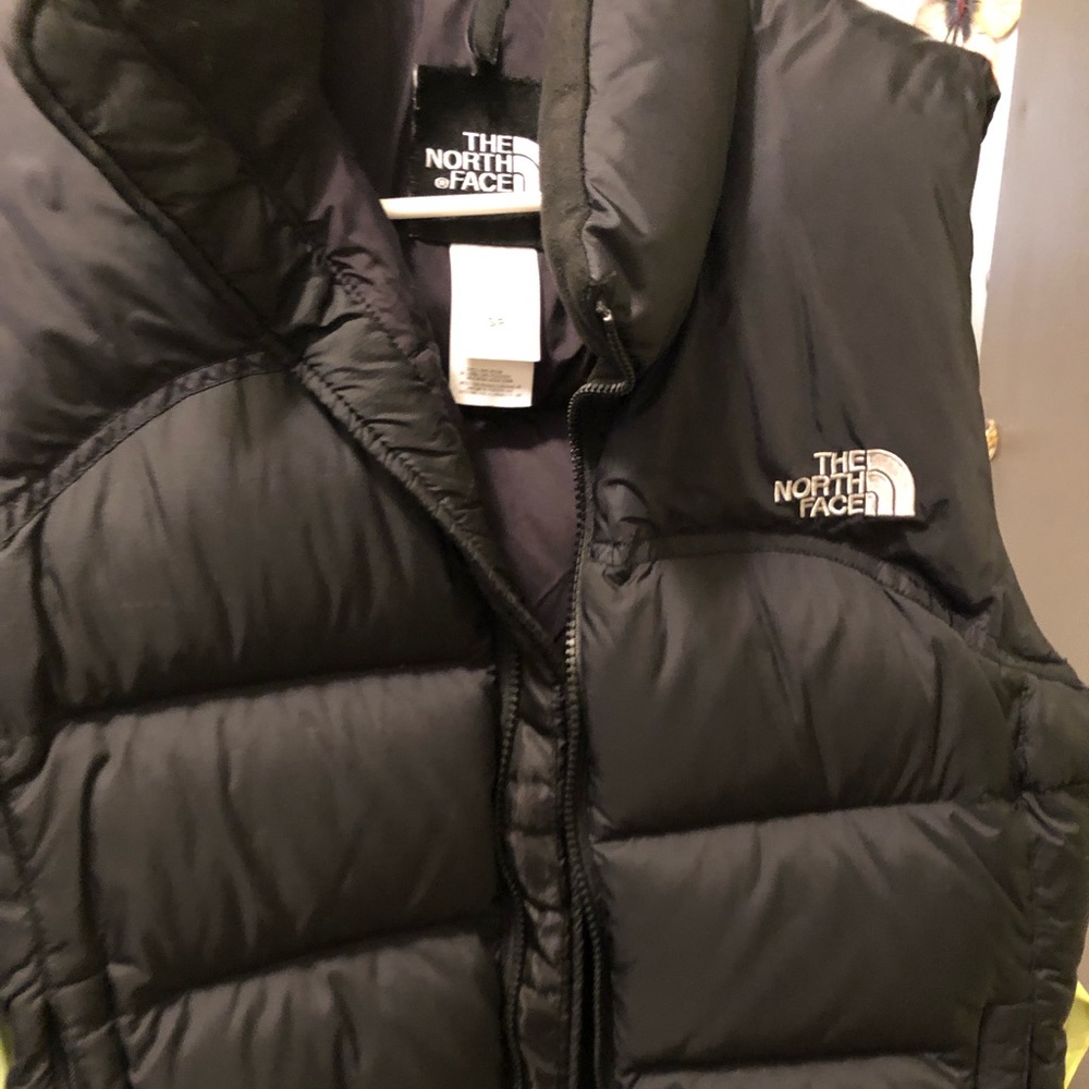 Women’s size small north face vest.